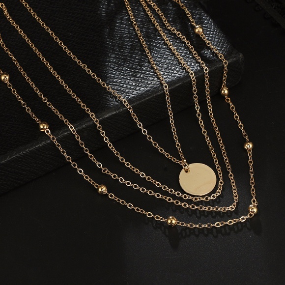 LAST ONE!! Gold layered necklace - Picture 3 of 6